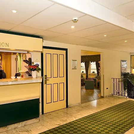 Plaza - Sweden Hotell 3*