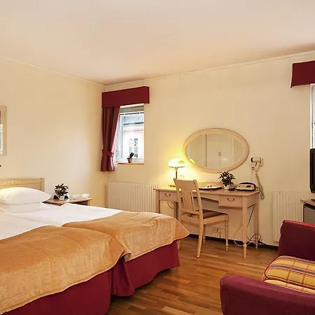 Plaza - Sweden 3*